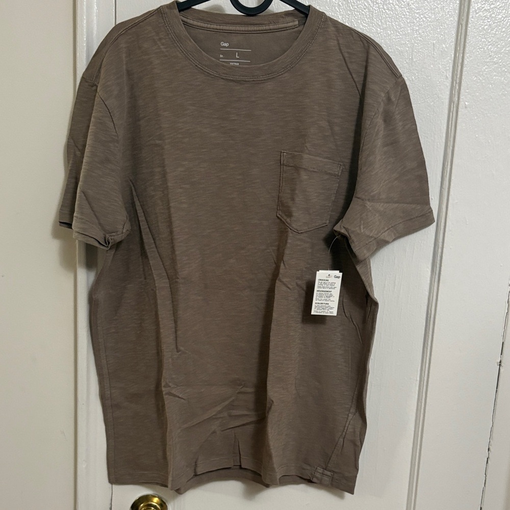 NWT Gap Men’s Garment Dyed Pocket T Shirt